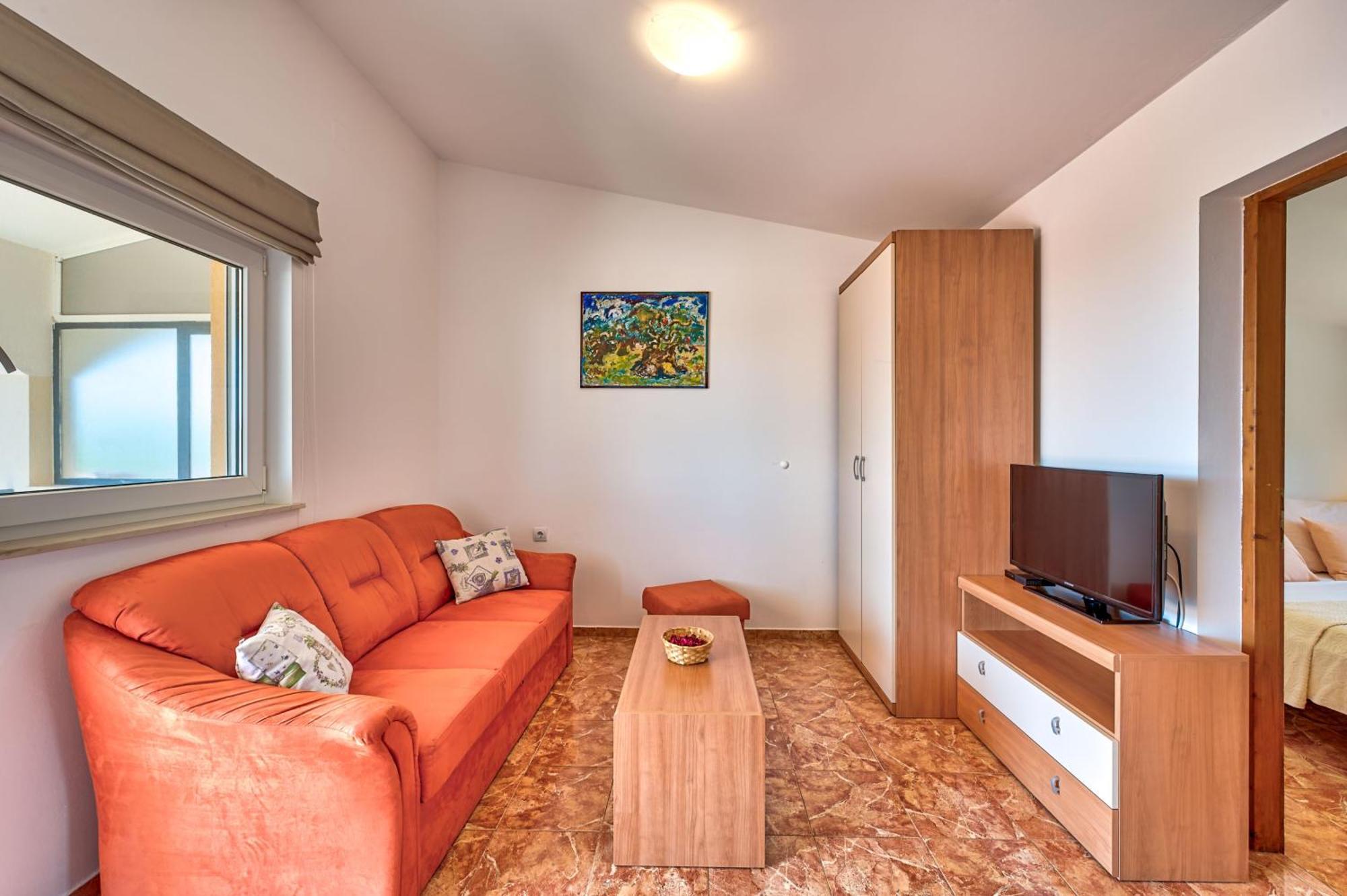 Teuta Apartments - A Beach And A Sea View بيروغ المظهر الخارجي الصورة